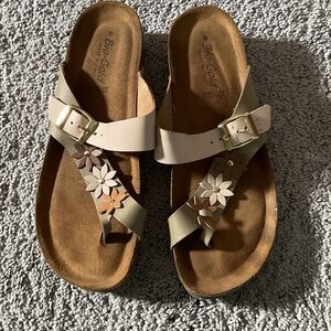 Bio-Gold Size 8 Women's Floral Sandals - Cream/Tan and Olive